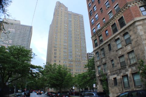 Tiny photo for 5000 S East End Avenue #24A, Chicago, IL 60615 (MLS # 12464413)