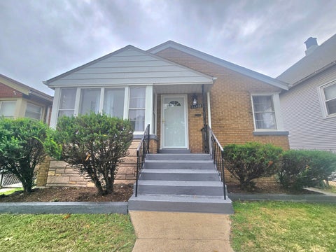 Photo of 11308 S Avenue N, Chicago, IL 60617 (MLS # 12763365)