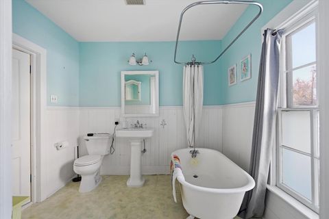 Tiny photo for 510 E Grove Street, Bloomington, IL 61701 (MLS # 12609474)