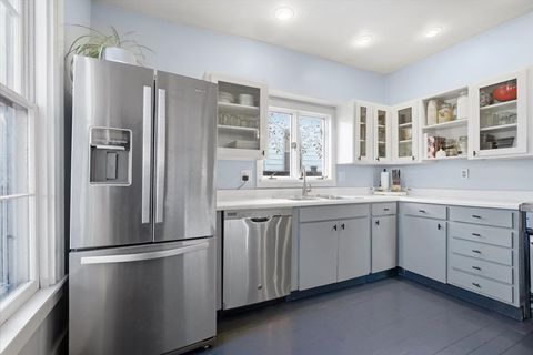 Tiny photo for 510 E Grove Street, Bloomington, IL 61701 (MLS # 12609474)