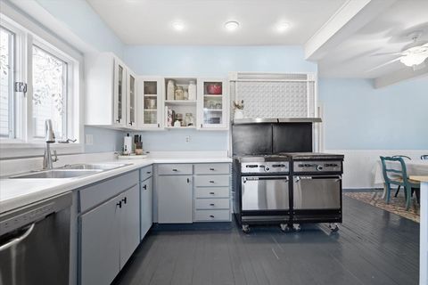 Tiny photo for 510 E Grove Street, Bloomington, IL 61701 (MLS # 12609474)