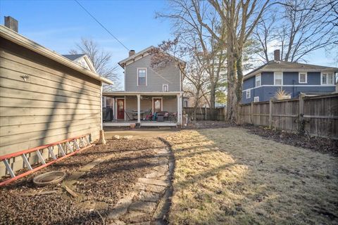 Tiny photo for 510 E Grove Street, Bloomington, IL 61701 (MLS # 12609474)