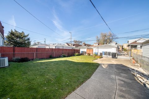Tiny photo for 4910 W Newport Avenue, Chicago, IL 60641 (MLS # 12501482)