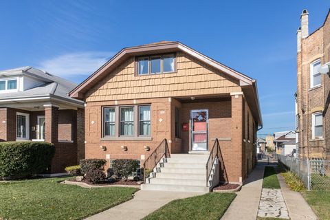 Tiny photo for 4910 W Newport Avenue, Chicago, IL 60641 (MLS # 12501482)