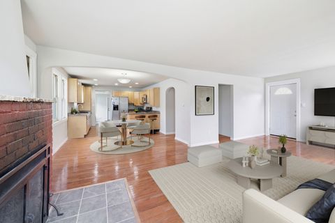 Tiny photo for 1426 N Harrison Street, Algonquin, IL 60102 (MLS # 12622448)