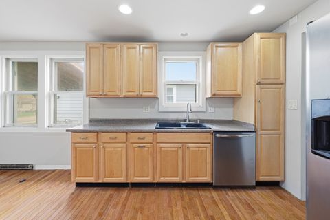 Tiny photo for 1426 N Harrison Street, Algonquin, IL 60102 (MLS # 12622448)