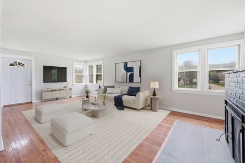 Tiny photo for 1426 N Harrison Street, Algonquin, IL 60102 (MLS # 12622448)