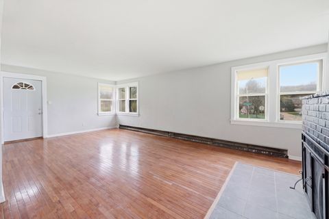 Tiny photo for 1426 N Harrison Street, Algonquin, IL 60102 (MLS # 12622448)