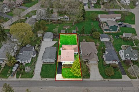 Tiny photo for 1426 N Harrison Street, Algonquin, IL 60102 (MLS # 12622448)