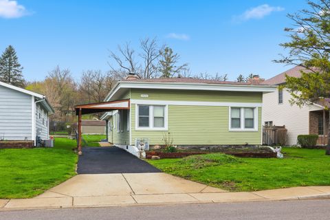 Tiny photo for 1426 N Harrison Street, Algonquin, IL 60102 (MLS # 12622448)