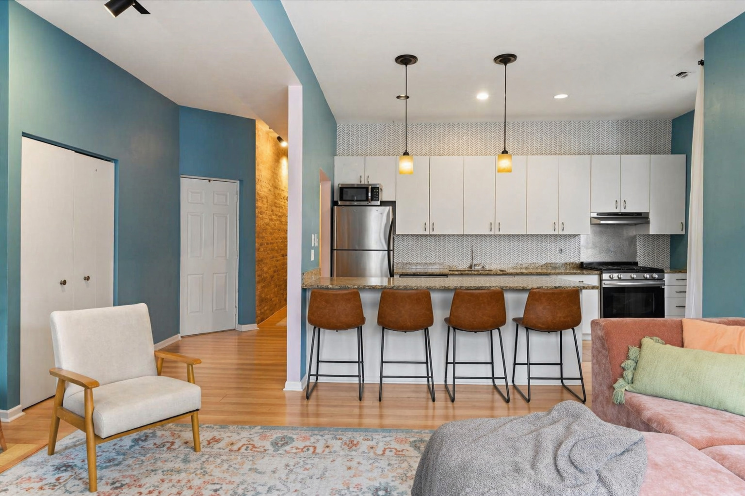 4354 N Kenmore Avenue 2N