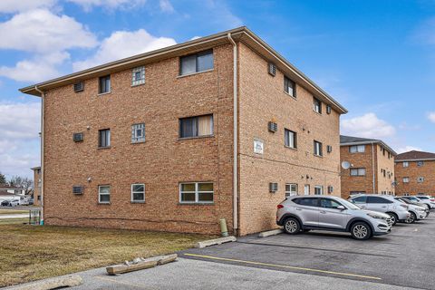 Tiny photo for 7329 W 85th Place #2A, Bridgeview, IL 60455 (MLS # 12569451)