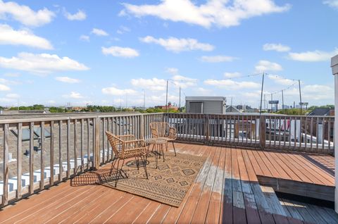 Tiny photo for 2134 N Winchester Avenue #B, Chicago, IL 60614 (MLS # 12507559)