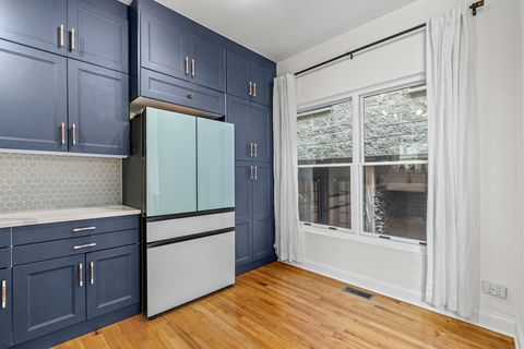 Tiny photo for 2134 N Winchester Avenue #B, Chicago, IL 60614 (MLS # 12507559)