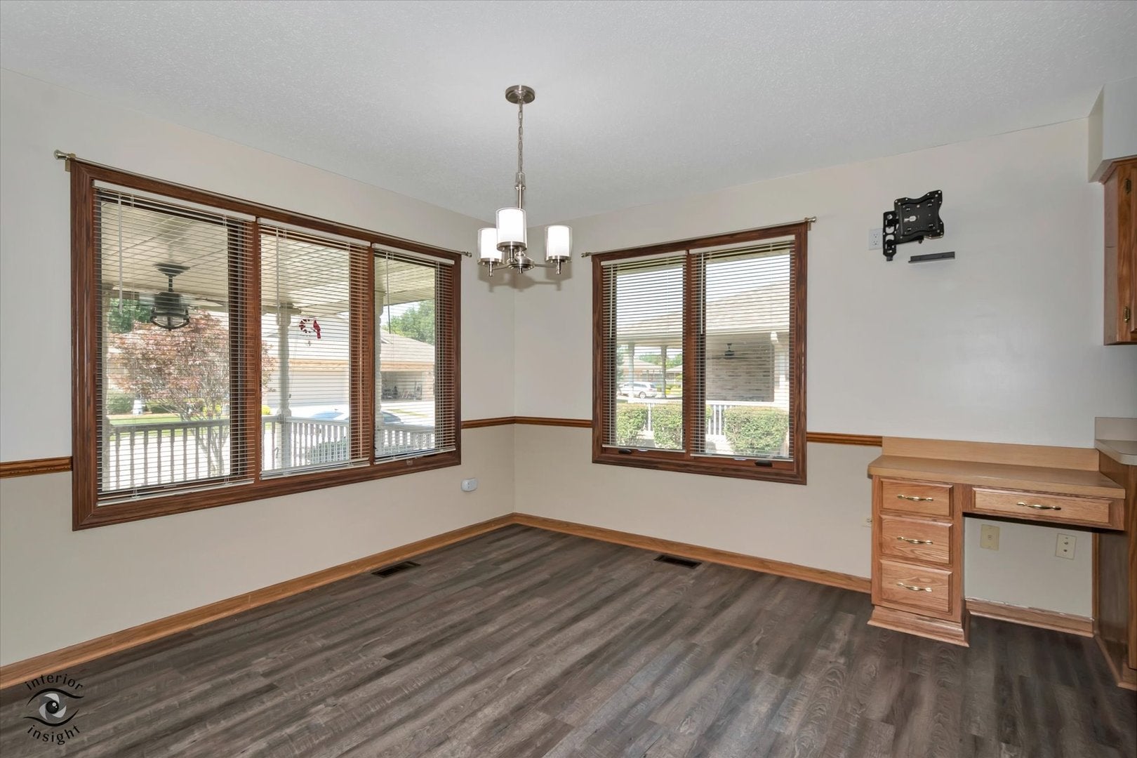 826 Deerpath Lane