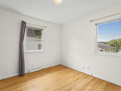 Tiny photo for 723 S 6th Avenue, St. Charles, IL 60174 (MLS # 12486557)