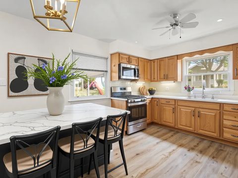 Tiny photo for 723 S 6th Avenue, St. Charles, IL 60174 (MLS # 12486557)