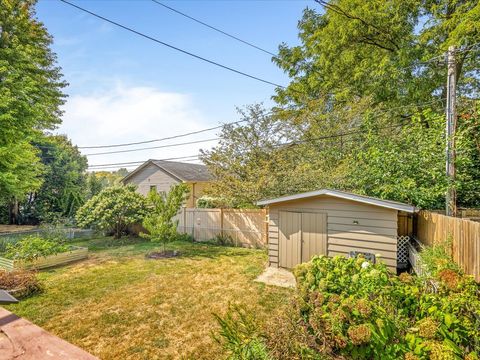 Tiny photo for 723 S 6th Avenue, St. Charles, IL 60174 (MLS # 12486557)