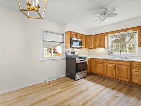 Tiny photo for 723 S 6th Avenue, St. Charles, IL 60174 (MLS # 12486557)