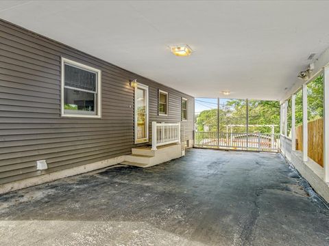 Tiny photo for 723 S 6th Avenue, St. Charles, IL 60174 (MLS # 12486557)