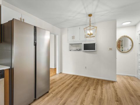Tiny photo for 723 S 6th Avenue, St. Charles, IL 60174 (MLS # 12486557)