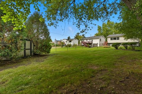 Tiny photo for 851 Glenview Avenue, Mundelein, IL 60060 (MLS # 12472834)