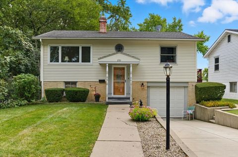 Photo of 851 Glenview Avenue, Mundelein, IL 60060 (MLS # 12472834)