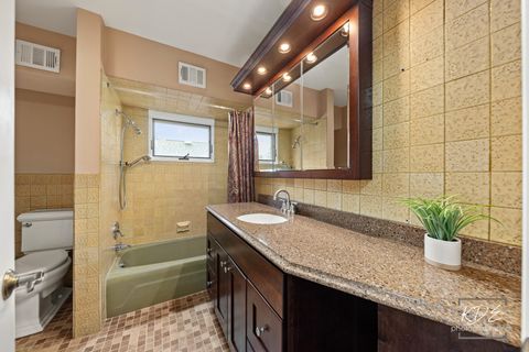 Tiny photo for 330 S Maple Street, Itasca, IL 60143 (MLS # 12582540)
