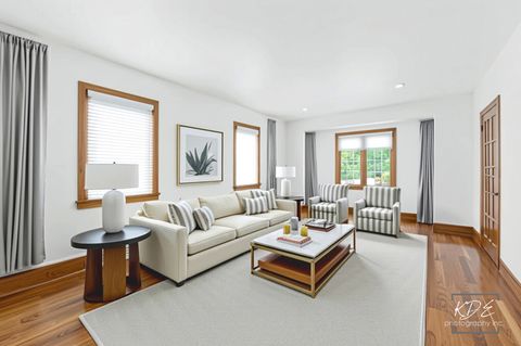 Tiny photo for 330 S Maple Street, Itasca, IL 60143 (MLS # 12582540)