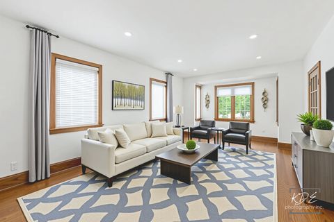 Tiny photo for 330 S Maple Street, Itasca, IL 60143 (MLS # 12582540)