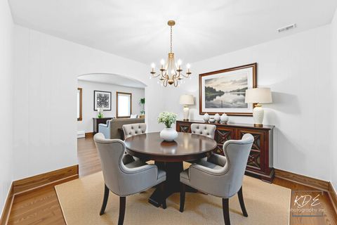 Tiny photo for 330 S Maple Street, Itasca, IL 60143 (MLS # 12582540)