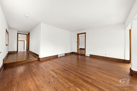 Tiny photo for 330 S Maple Street, Itasca, IL 60143 (MLS # 12582540)