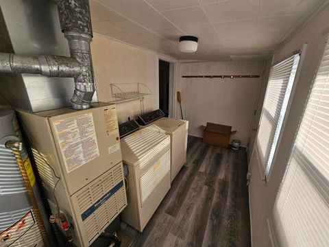 Tiny photo for 803 S Maple Street, Salem, IL 62881 (MLS # 100000341)