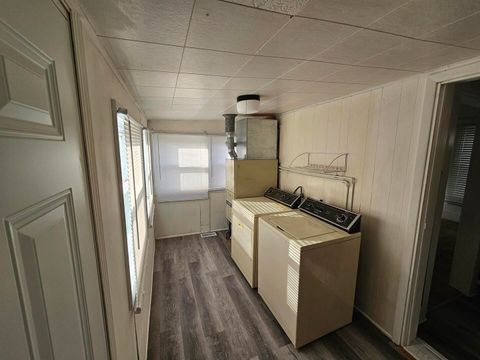 Tiny photo for 803 S Maple Street, Salem, IL 62881 (MLS # 100000341)