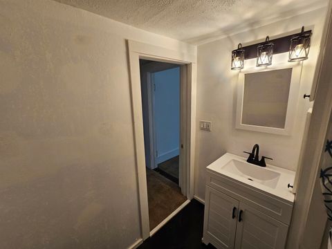 Tiny photo for 803 S Maple Street, Salem, IL 62881 (MLS # 100000341)