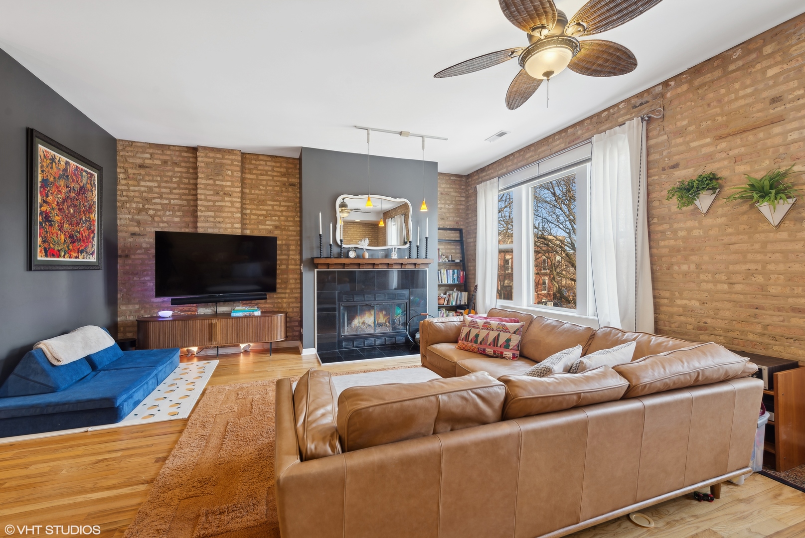 2644 N Washtenaw Avenue 2D