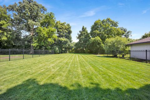 Tiny photo for 410 W Maple Street, Lombard, IL 60148 (MLS # 12686732)