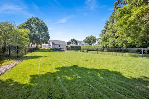Tiny photo for 410 W Maple Street, Lombard, IL 60148 (MLS # 12686732)