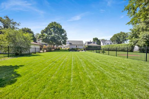 Tiny photo for 410 W Maple Street, Lombard, IL 60148 (MLS # 12686732)