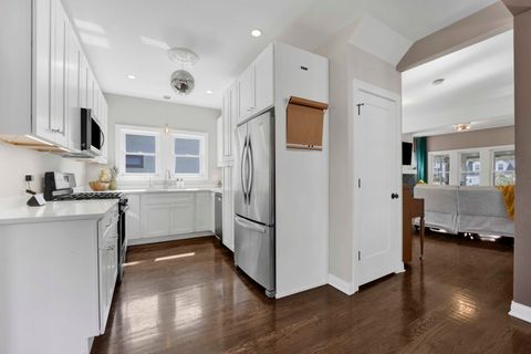 Tiny photo for 410 W Maple Street, Lombard, IL 60148 (MLS # 12686732)