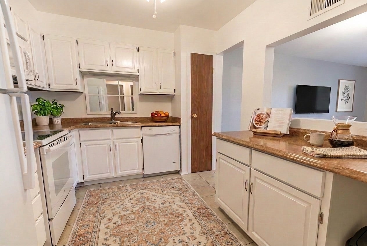 1717 W Crystal Lane 603
