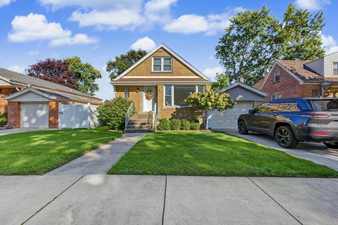 Photo of 11003 S Tripp Avenue, Oak Lawn, IL 60453 (MLS # 12771631)