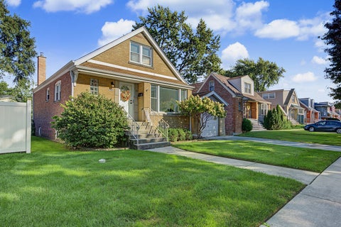 Tiny photo for 11003 S Tripp Avenue, Oak Lawn, IL 60453 (MLS # 12771631)