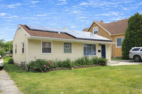 Tiny photo for 4627 Custer Avenue, Lyons, IL 60534 (MLS # 12607442)