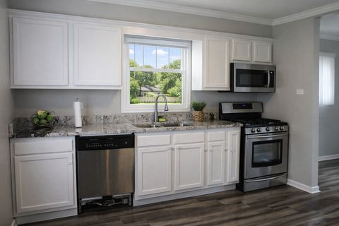 Tiny photo for 4627 Custer Avenue, Lyons, IL 60534 (MLS # 12607442)