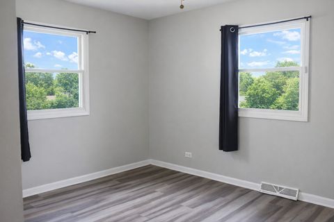 Tiny photo for 4627 Custer Avenue, Lyons, IL 60534 (MLS # 12607442)