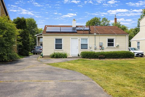 Tiny photo for 4627 Custer Avenue, Lyons, IL 60534 (MLS # 12607442)