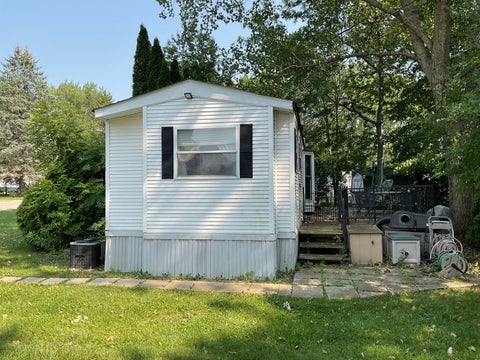 Photo of 184 Windward, Lakemoor, IL 60051 (MLS # 12719402)