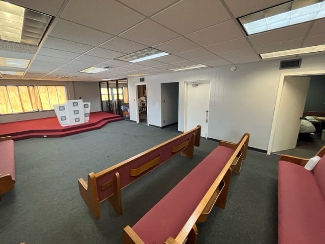 360 E North Avenue