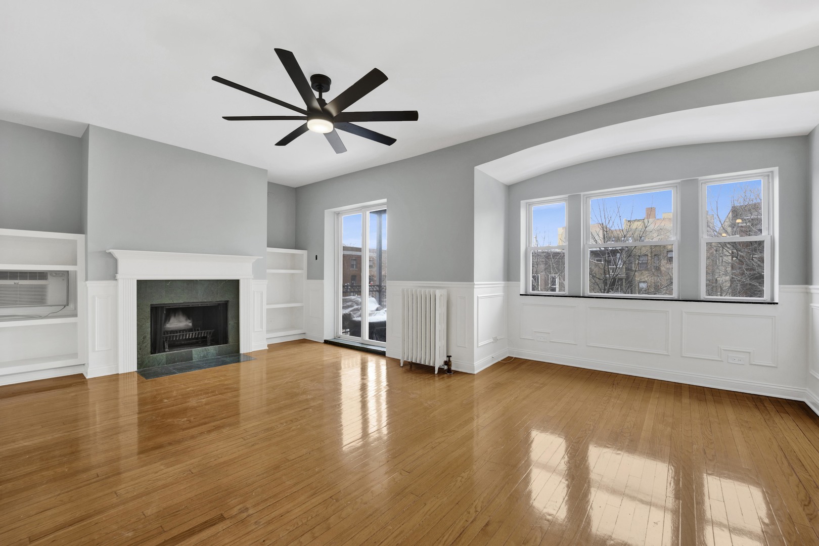 851 W Belle Plaine Avenue 2W